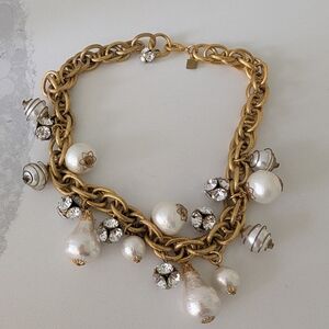 Luxurious Gold and Pearl Necklace with Crystal Accents